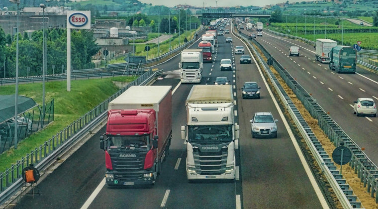 Zmiana homologacji samochodu ciężarowego na osobowy. Jak to zrobić?